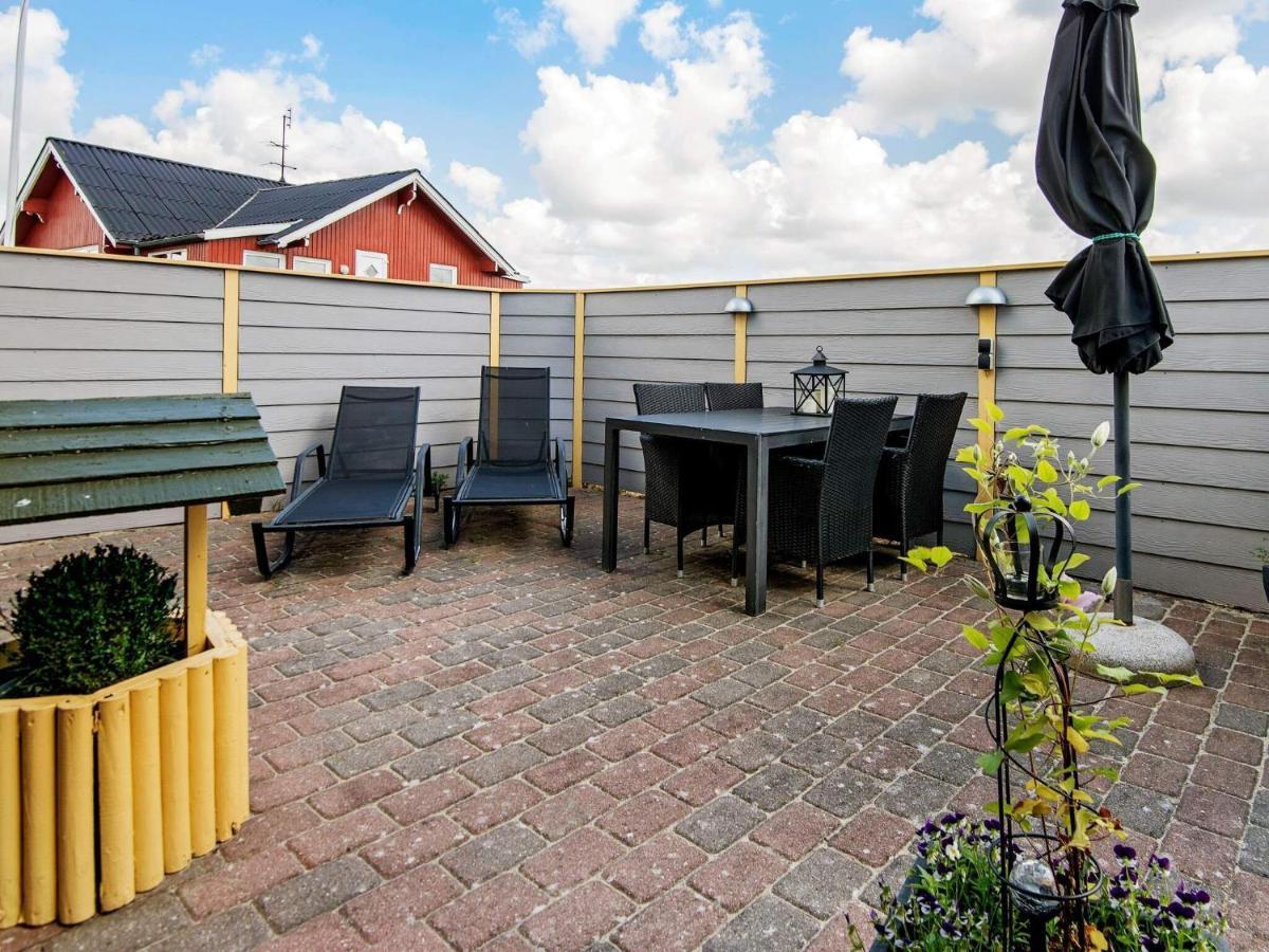 4 Person Holiday Home In R M Lakolk ภายนอก รูปภาพ